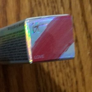 Lipstick- it Cosmetics- Blurred Lines smooth